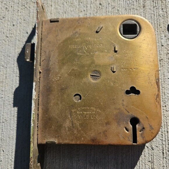 Vintage Brass Door Hardware Lot Antique Knobs Lock Chamber Cover Hinges Screws - Picture 3 of 16